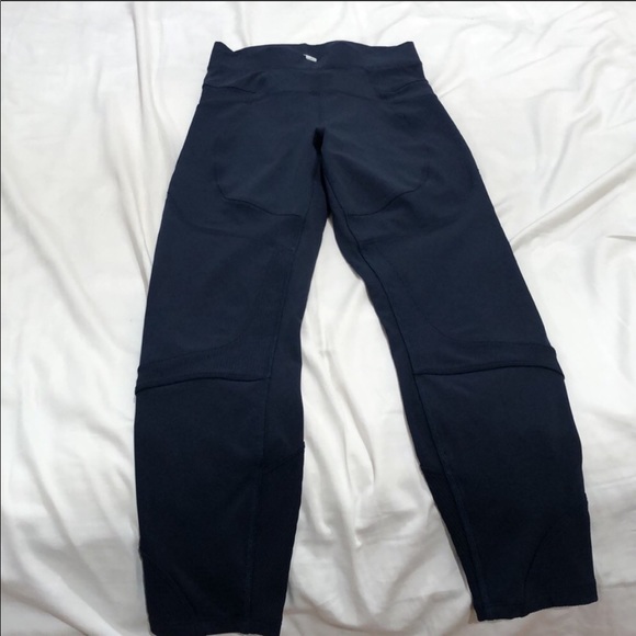 Lulu🍋 Navy Super High Rise New Ambition Tight - Picture 6 of 10